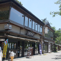 金沢市の観光スポット「兼六園 茶店通り」
